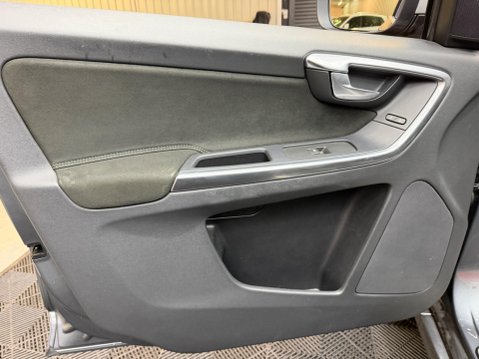 Volvo XC60 2.0 D4 R-Design Nav Auto Euro 6 (s/s) 5dr 49
