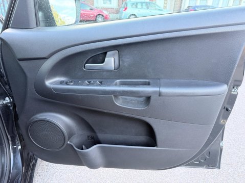 Kia Venga 1.6 2 Auto Euro 5 5dr 28