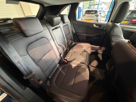 Ford Kuga 1.5 EcoBlue Titanium First Edition Auto Euro 6 (s/s) 5dr 37