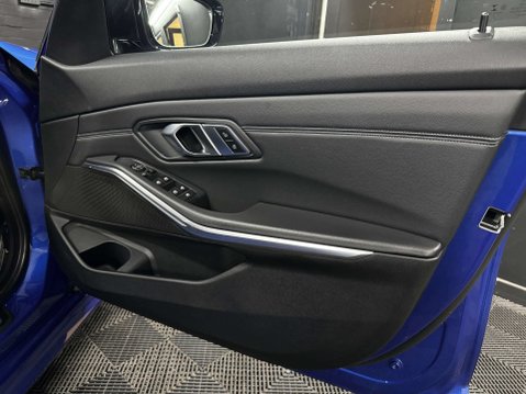 BMW 3 Series 3.0 M340d xDrive MHEV Auto 4WD 4dr 5