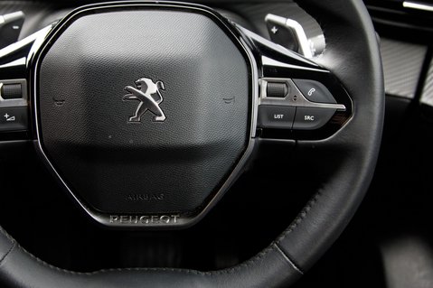 Peugeot 208 PURETECH ALLURE PREMIUM S/S 19