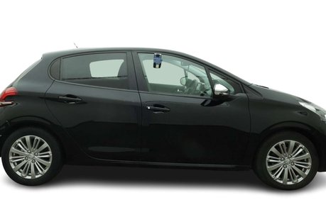 Peugeot 208 1.2 PureTech Signature Hatchback 5dr Petrol Manual Euro 6 (s/s) (82 ps) 3