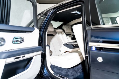 Rolls-Royce Ghost V12. STARLIGHT. H, C & M SEATS. REAR ENTERTAINMENT. HUD. A/CRUISE CONTROL 30
