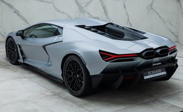 Lamborghini Revuelto 14