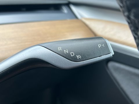 Tesla Model 3 STANDARD RANGE PLUS 30