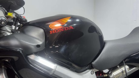 Honda CBR CBR600 F 2000 SPARES OR REPAIR ONLY 8K PROJECT SPORTS BIKE 600CC 18