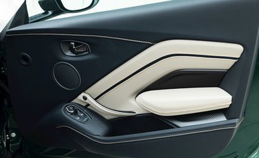 Aston Martin V12 Vantage 20