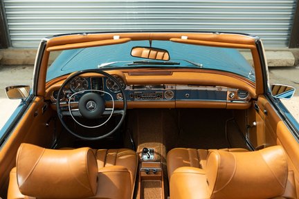 Mercedes-Benz SL 280 Pagoda 28