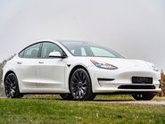 Tesla Model 3 PERFORMANCE 2