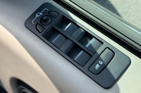 Land Rover Discovery Sport HSE MHEV -PAN ROOF -APPLE CARPLAY -MERIDIAN -ELECTRIC TOWBAR 39
