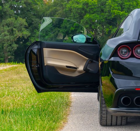 Ferrari GTC4 Lusso T 1