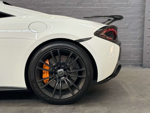 McLaren 570S 3.8T V8 Coupe 2dr Petrol SSG Euro 6 (s/s) (570 ps) 40