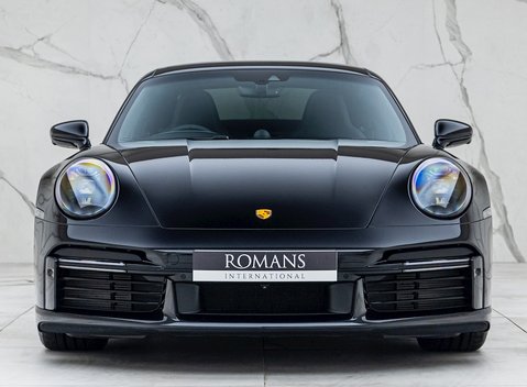 Porsche 911 Turbo S (992) 4