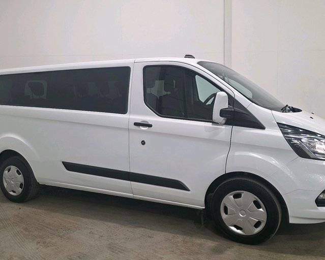 Ford Transit Custom Transit Custom 320 L2 Diesel FWD 2.0 EcoBlue 130ps H1 Trend 9-Seater