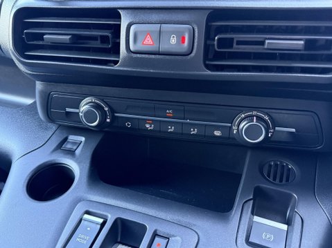 Toyota Proace City 50kWh Icon Short Panel Van 5dr Electric Auto SWB (7kW OBC) (136 ps) 35