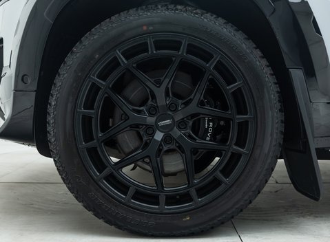 Land Rover Defender 90 V8 P525 URBAN 31