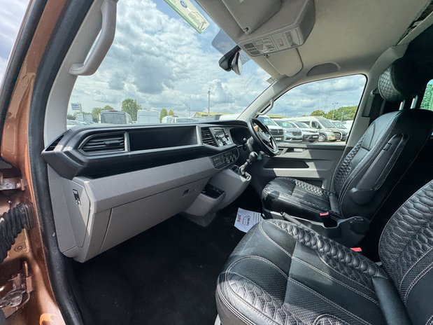 Volkswagen Transporter Crew Cab [SOLD MT] SWB L1H1 Highline Twin Side Doors SELECT 12
