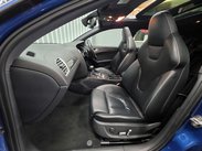 Audi RS4 4.2 FSI V8 Estate 5dr Petrol S Tronic quattro Euro 5 (450 ps) 9