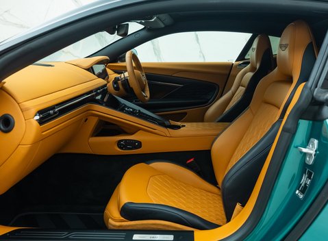 Aston Martin DB12 V8 16