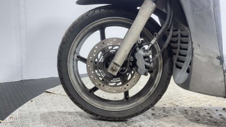 Honda SH300i SH300 2010 300CC PROJECT RUNNING SCOOTER SPARES OR REPAIR BIKE 13