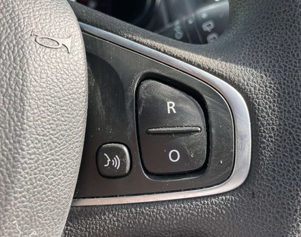 Renault Clio 1.1 Clio Play 5dr 36