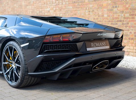 Lamborghini Aventador S LP740-4 29