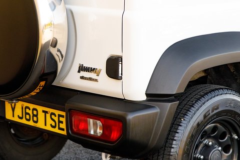 Suzuki Jimny SZ4 9