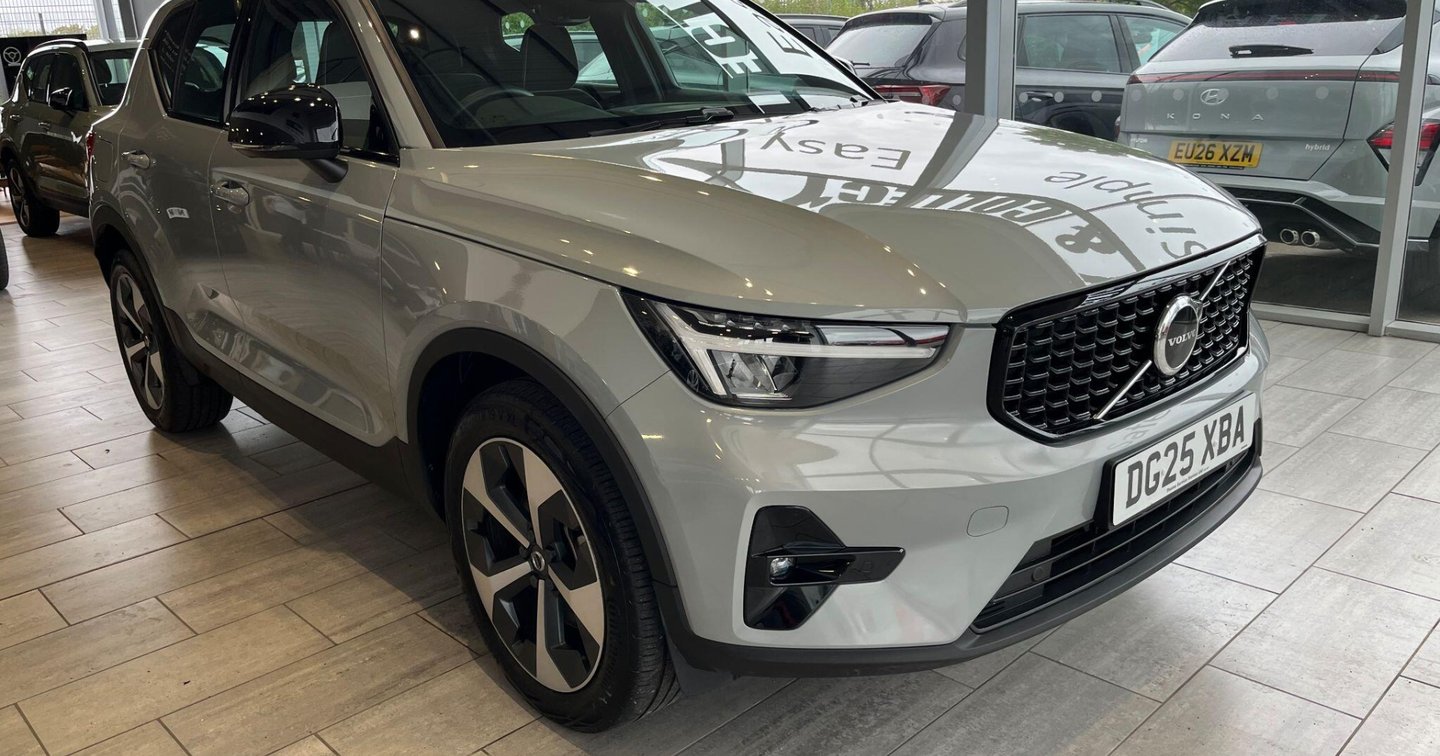 2025 Volvo Xc40