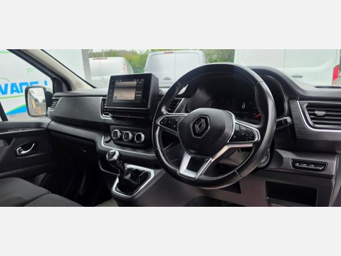 Renault Trafic EXTRA SPORT LL30 L2 H1 DCIV CREW VAN 2.0 DCI 150ps EU6 10