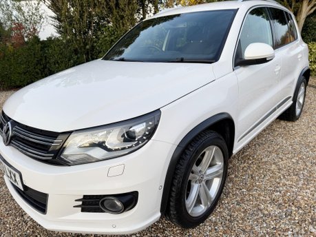 Volkswagen Tiguan 2.0 TDI BlueMotion Tech R-Line DSG 4WD Euro 5 (s/s) 5dr 5