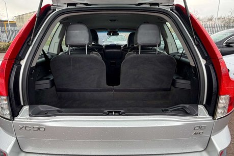 Volvo XC90 2.4 D5 SE SUV 5dr Diesel Geartronic AWD (219 g/km, 200 bhp) 71