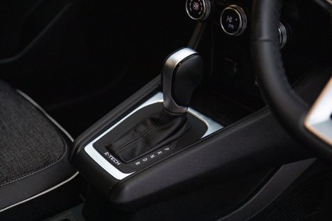 Renault Captur TECHNO E-TECH 32