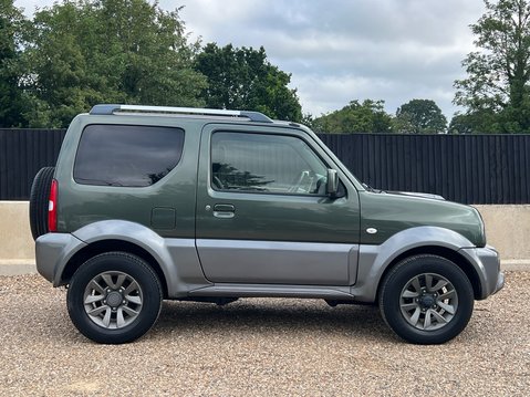 Suzuki Jimny SZ4 5