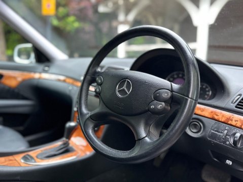 Mercedes-Benz E Class E280 ELEGANCE 29