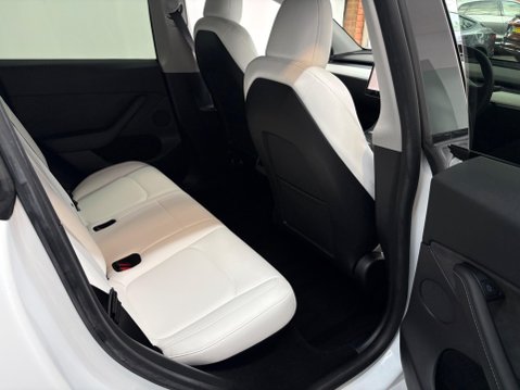 Tesla Model Y Auto RWD 5dr 11