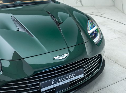 Aston Martin Vanquish V12 30