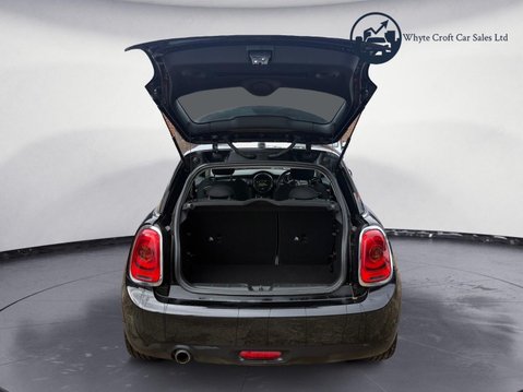 Mini Hatch 1.5 Cooper Euro 6 (s/s) 3dr 26
