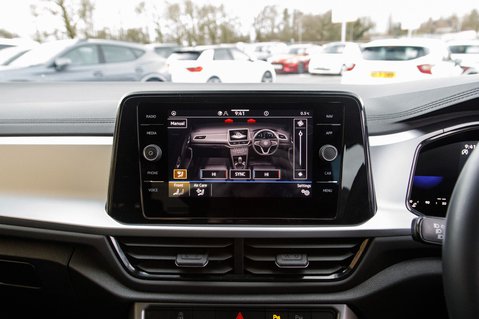 Volkswagen T-Roc LIFE TSI 24