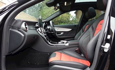 Mercedes-Benz C Class C63 Saloon 14