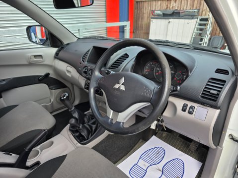 Mitsubishi L200 DI-D 4X4 4WORK S/C 12
