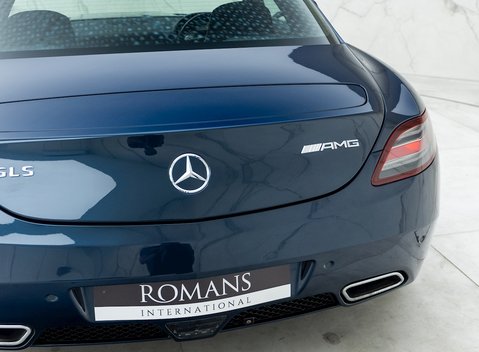 Mercedes-Benz SLS AMG 25