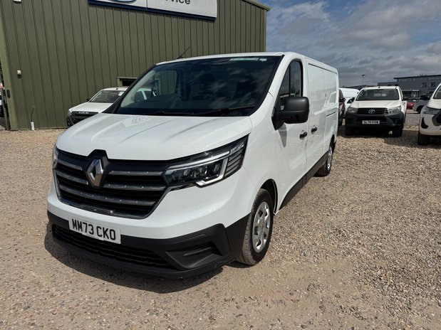 Renault Trafic LWB L2H1 [SOLD KH] Low roof Advance LL30 Aircon Sensors EURO 6 2