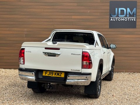 Toyota Hilux 2.4 HI-Luxury Invincible X D-4D 4WD Double Cab Auto 4WD 5dr 4