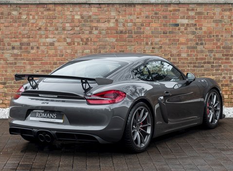 Porsche Cayman GT4 7