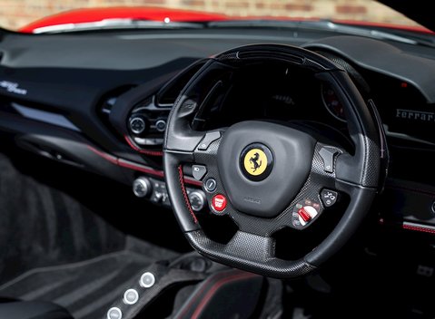Ferrari 488 Spider 13