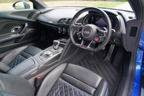Audi R8 V10 PLUS 9