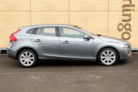 Volvo V40 T2 INSCRIPTION 12