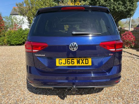 Volkswagen Touran 1.6 TDI BlueMotion Tech SE Family DSG Euro 6 (s/s) 5dr 10