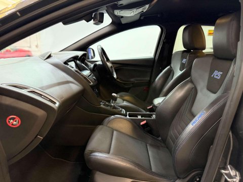 Ford Focus 2.3T EcoBoost RS Hatchback 5dr Petrol Manual AWD Euro 6 (s/s) (350 ps) 37