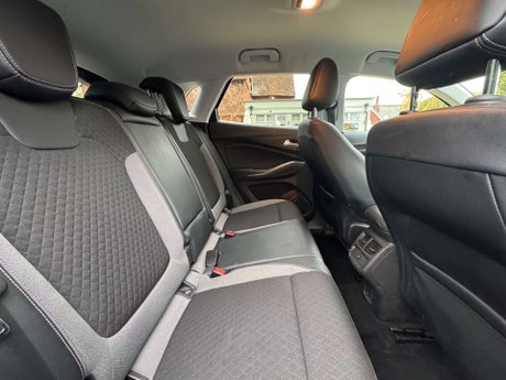 Vauxhall Grandland X 1.2 Grandland X Sport Nav T S/S Auto 5dr 38